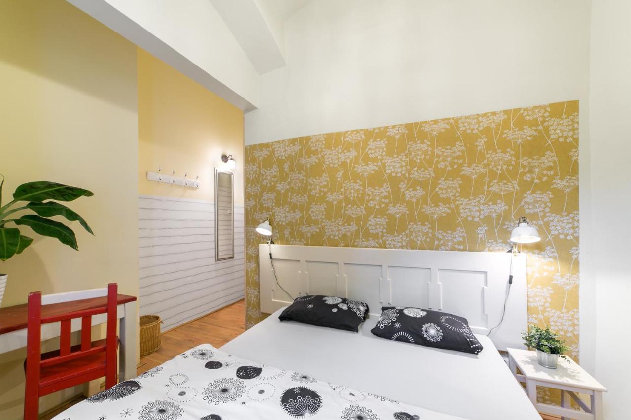 Doppel-/Zweibettzimmer mit Gemeinschaftsbad